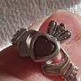ladies silver claddagh ring Image 3