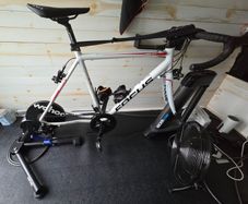 Wahoo Kickr v5 PLUS Complete Trainer Set-up