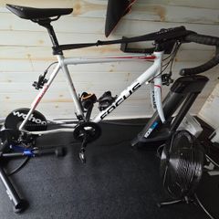 Wahoo Kickr v5 PLUS Complete Trainer Set-up