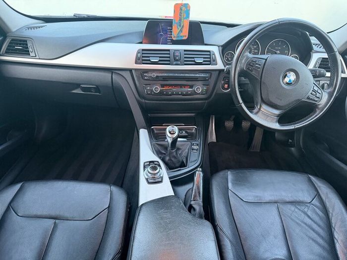 BMW 320d F30 business dynamic - 2.0 diesel- 11/27