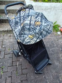 Greco Lightweight Foldable Stroller (grey/black/yellow print) Ryanair compatible