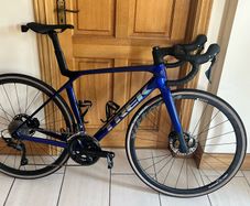 (Nearly new) Trek Madone with extras!!