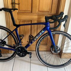 (Nearly new) Trek Madone with extras!!