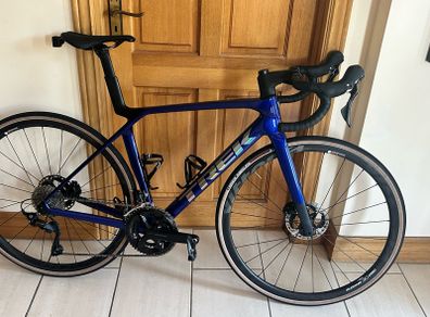 (Nearly new) Trek Madone with extras!!
