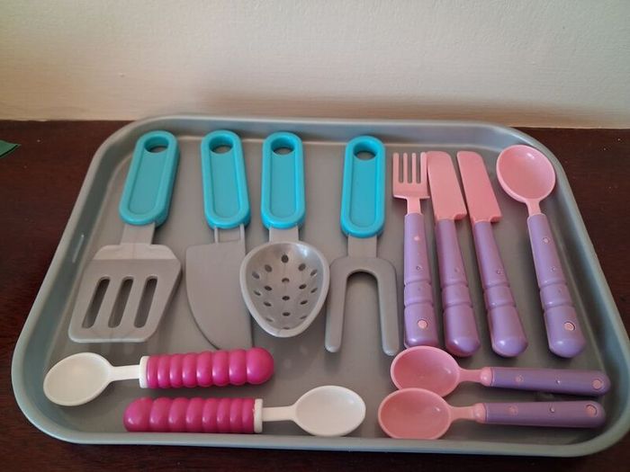 Toy kitchen set