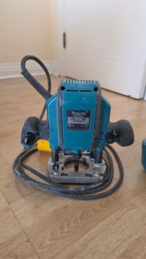 Makita RP0900 Plunge Router