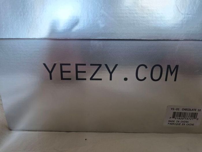 Yeezy Slides Chocolate Colour Size 10