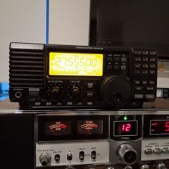 ICOM ic r 75 communications receiver