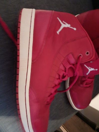 Nike jordans size 9.5 adult