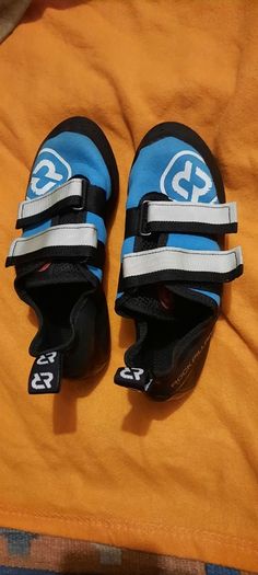 Rock Pillars Strike QC Womens Climbing Shoes  Size 39 Never Used