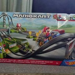 Hot Wheels Mariokart Mario Circuit Lite Track Set super mario power