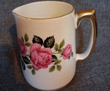Carrigaline 1 & quarter pint jug & underplate