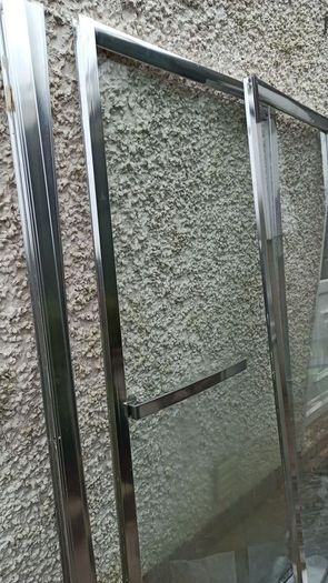 corner shower enclosure