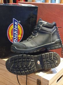 safety shoes size 8 (42