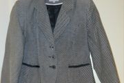 M &amp; S Cropped Black and White Single Breasted Blazer XL