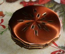 Kigu metallic  Vintage Ladies Powder Compact 3"