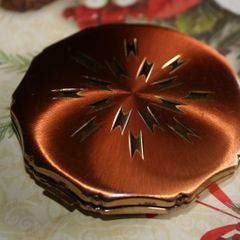 Kigu metallic  Vintage Ladies Powder Compact 3"