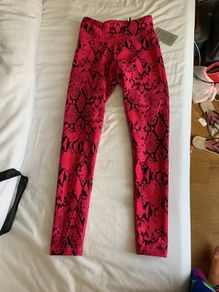 Brand new with tags DKNY sports leggings