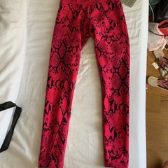 Brand new with tags DKNY sports leggings