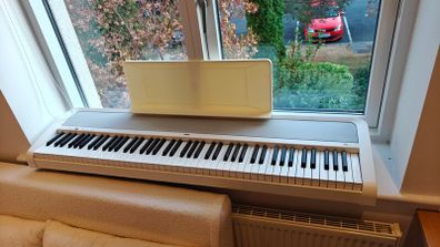 Korg B2 Electric Piano White