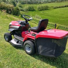Castelgarden  98cm Hydrostatic Ride-On Lawnmower.