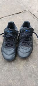 kids football boots