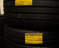 285/35R22 Bridgestone and Hankook