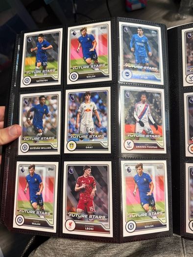 football cards + binders (offers Welcome )