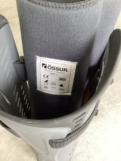 Medical Boot. Size Large.