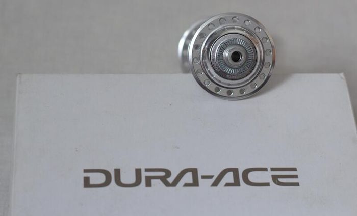 Shimano Dura-Ace Front Hub (HB-7700) | 36 Spokes | NOS | 100mm
