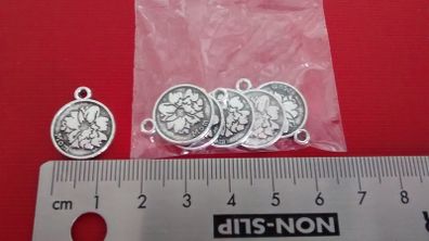 Jewellery Making - "Mom" Charms