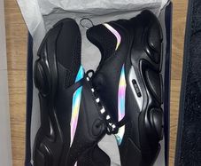 Dior b22