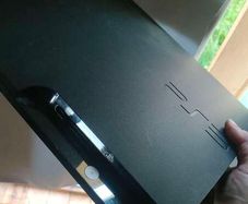PS3 slim (Japanese model : CECH-2000A) + 12 games