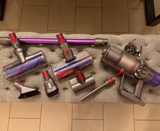 Dyson v10 hoover with genuine accessories
