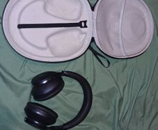Anker Soundcore Space One with carry case