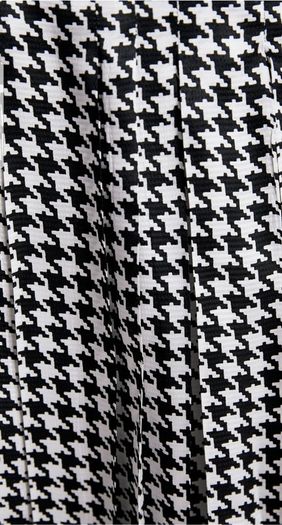 Zara midi black and white box pleated hundstooth skirt XS
