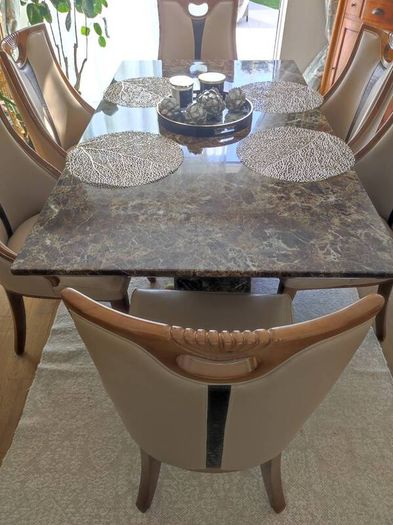 dinning table & chairs