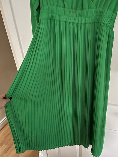 Brand new Galery dress in green