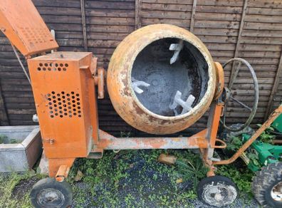 Diesel cement mixer