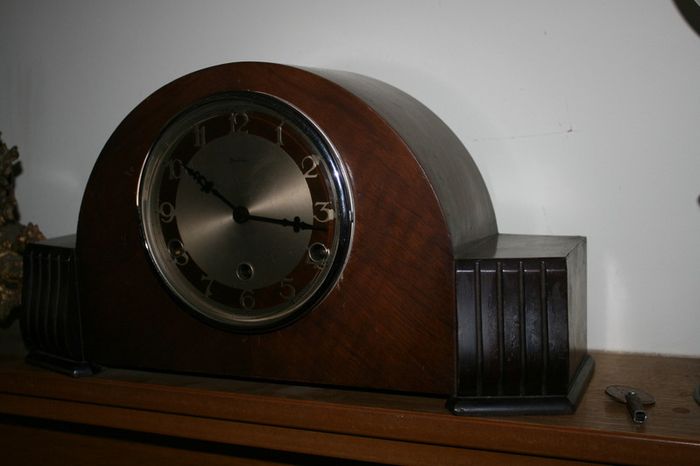 Bentima Clock