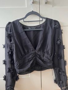 Zara V neck top. Size S