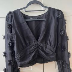 Zara V neck top. Size S