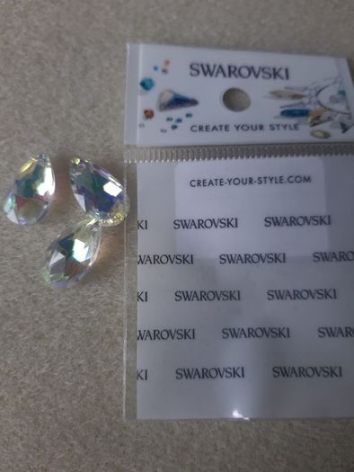 Swarovski Crystal Elements Earrings and Pendant