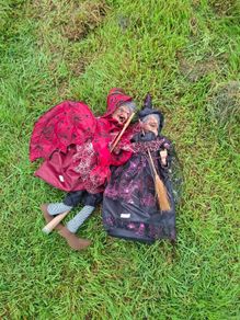Lot of 2 medium halloween decor witch possible to post