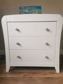 Dresser changer