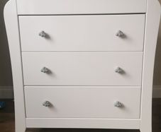 Dresser changer