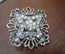 vintage brooch 1960s