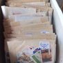 4,940 Irish and global stamps, vintage, D18 post 10e Image 7