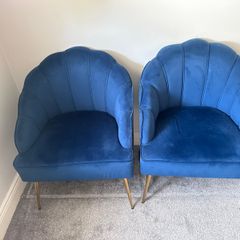 Shell chair