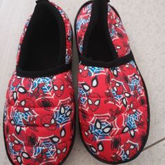 New.boy's slippers . Size 1/2